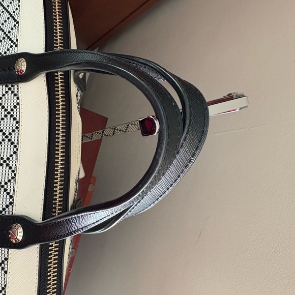 Henri Bendel West 57th Black and White Satchel - Excellent Used Condition - Picture 5 of 16